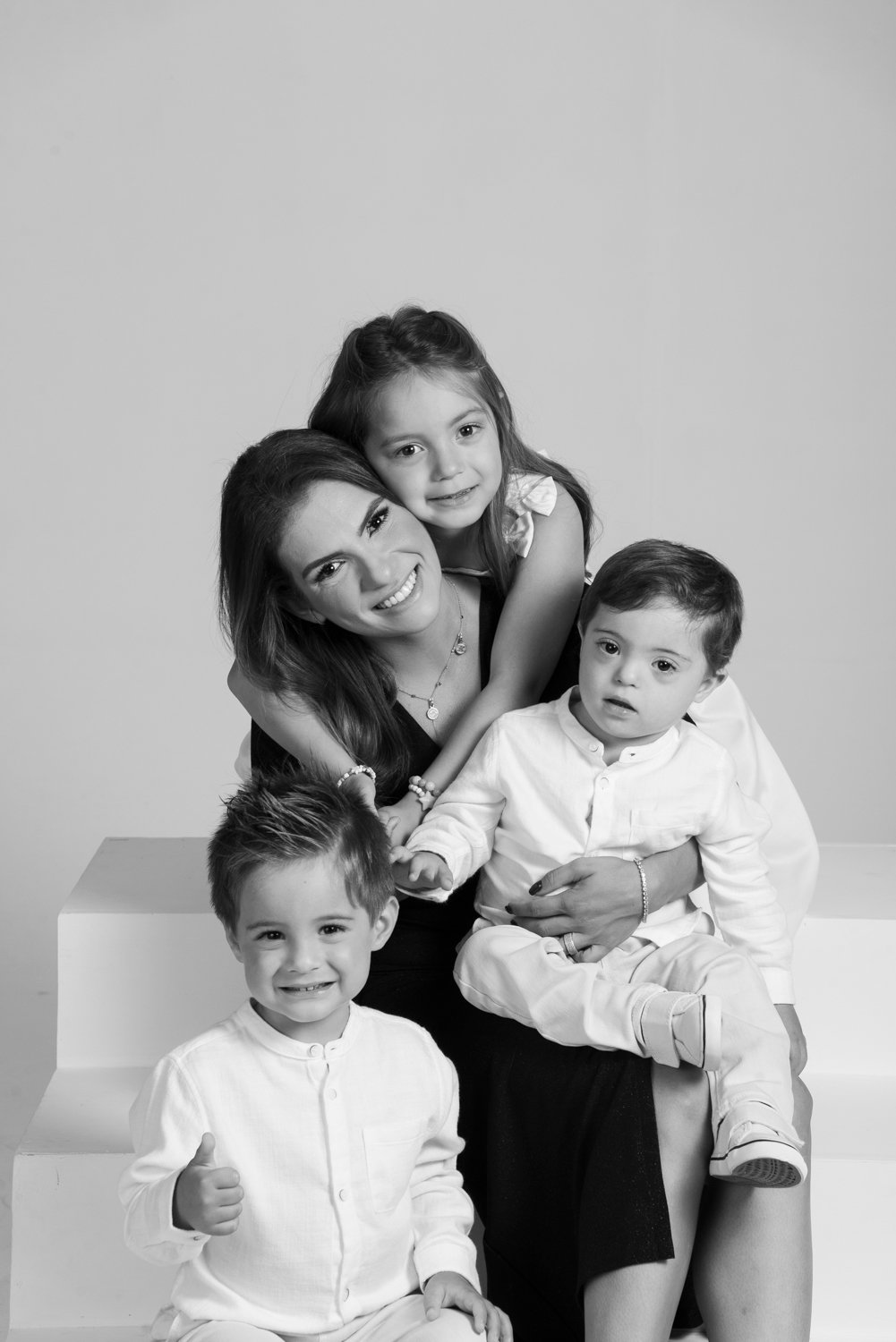 Lorena Torres com  o filhos Laura, Pedro e Paulo sessão especial para a marca Atitú de Julia Loyola
