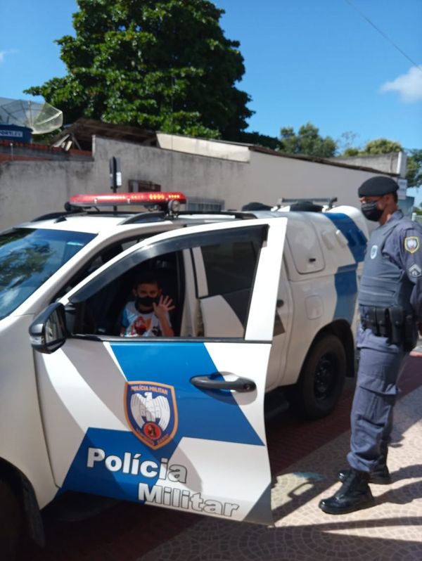 Menino de 7 anos realiza o sonho de conhecer a polícia no interior do ES por Arquivo pessoal
