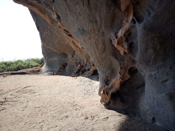 Pedra das caveiras carrega lendas macabras e vista panorâmica 