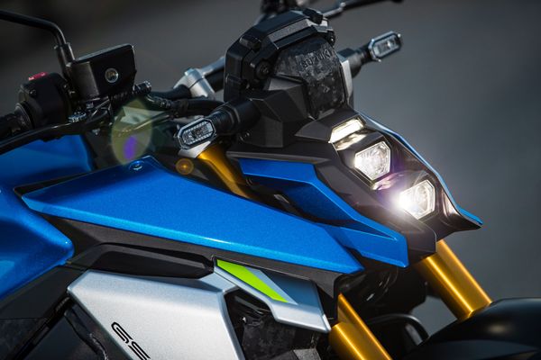 Suzuki GSX-S1000 por Suzuki/Divulgação