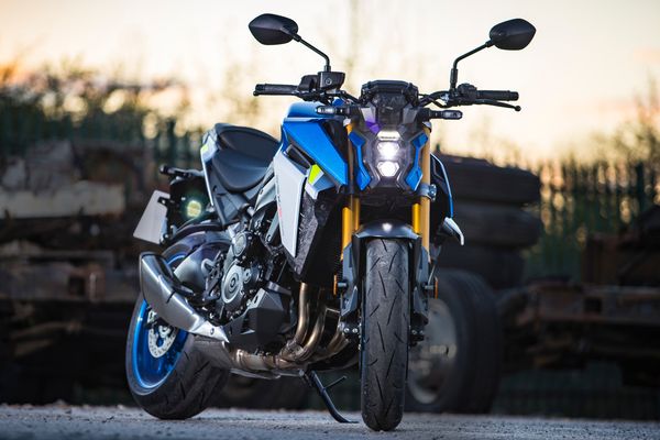 Suzuki GSX-S1000 por Suzuki/Divulgação