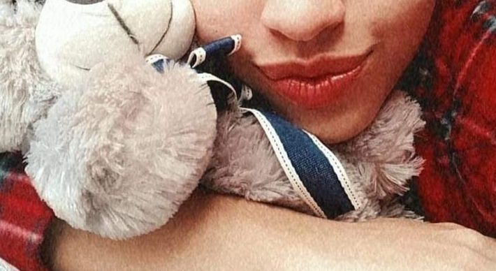 Bianca Soprani Lopes Ribeiro sumiu na noite da última segunda-feira (3); ela tem 18 anos e mora no bairro Alvorada, em Vila Velha; família pede ajuda para encontrá-la