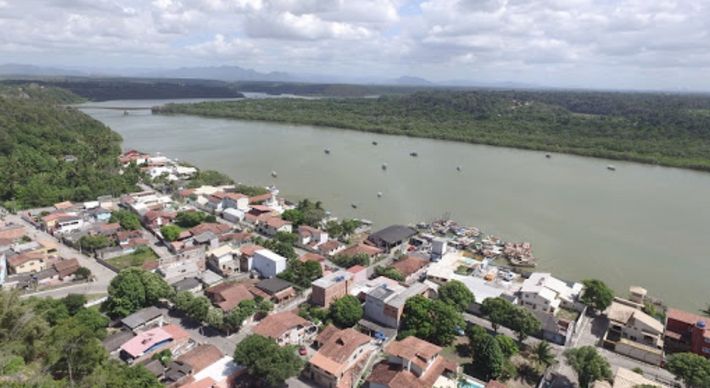 De acordo com informações da PM, nenhuma pessoa presente no local conseguiu identificar a vítima, que também não portava documento