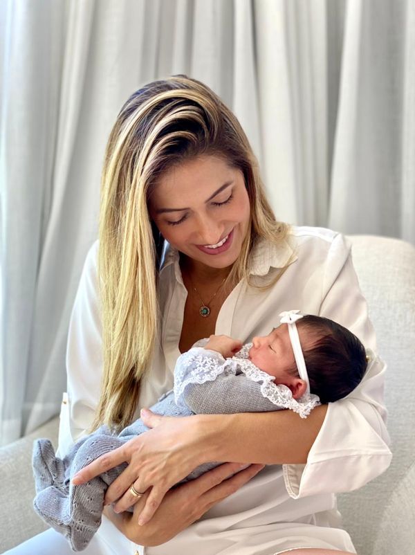 Vanessa Cardoso e Maria Clara, que nasceu no último 20 de abril