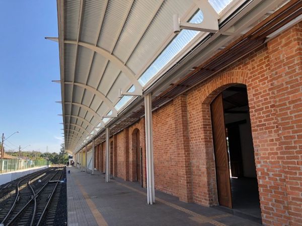 Estação ferroviária de Salto, no interior de SP, remodelada para receber o Trem Republicano