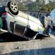 Imagem - Motorista perde o controle, bate em mureta e capota na Segunda Ponte