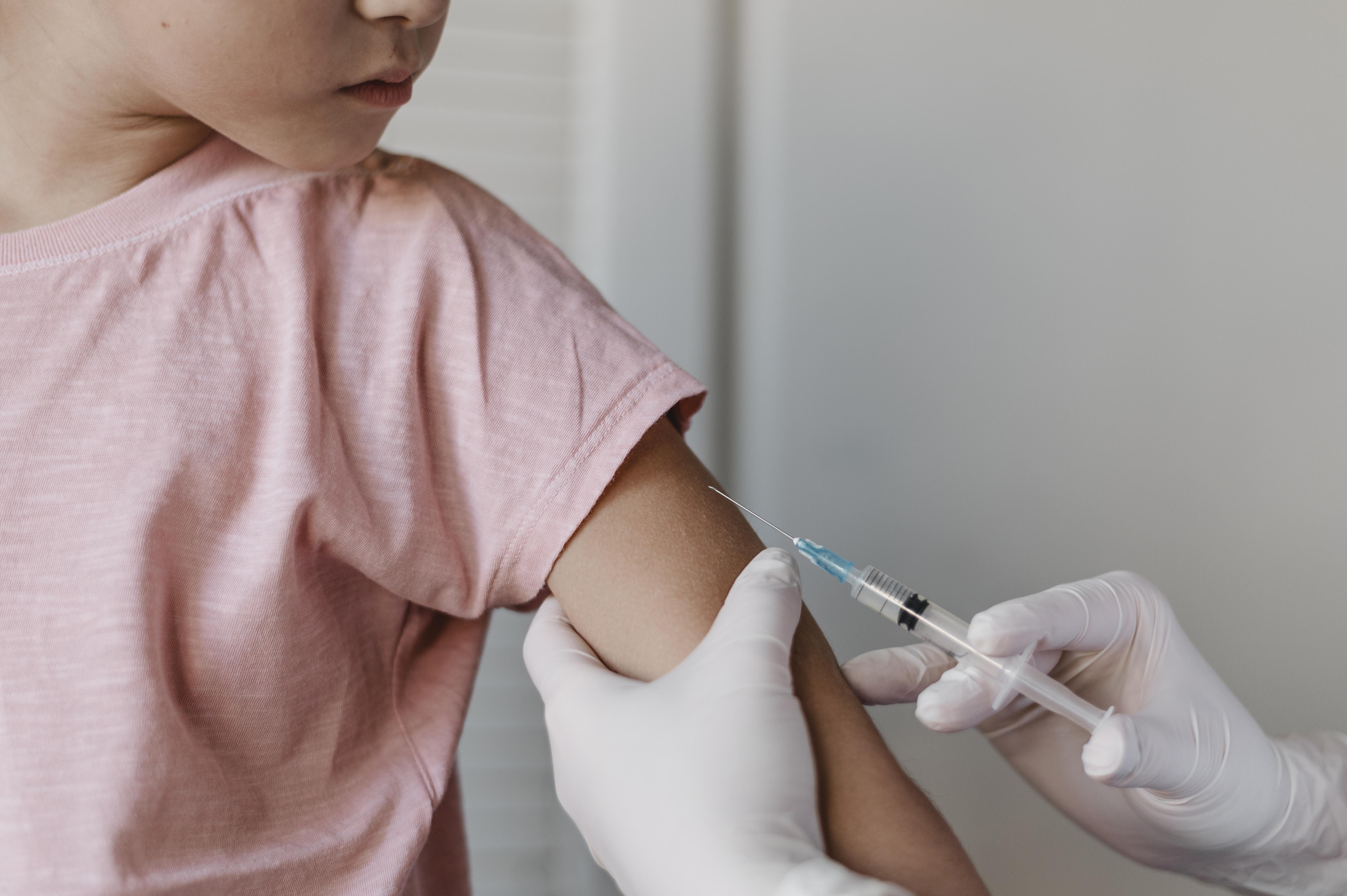 Percentual de crianças vacinadas vinha crescendo até a pandemia. A partir de 2020, índice de imunização despencou, aumentou o risco de retorno de doenças que podem deixar sequelas irreversíveis ou até levar à morte