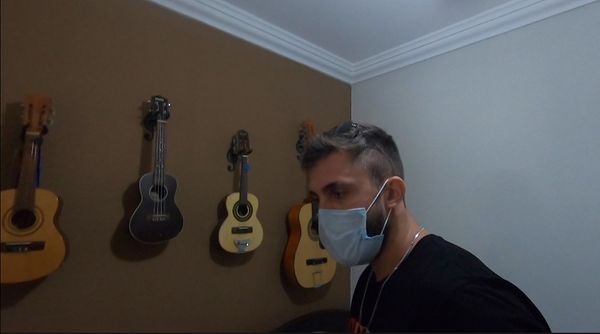 Ex-BBB Arthur Picoli mostra detalhes do seu quarto em Conduru, distrito de Cachoeiro por Samy Ferreira