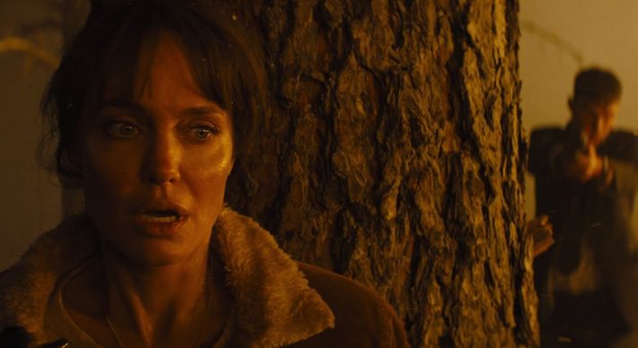 Estrela de 'Sr. & Sra. Smith', 'Salt' e 'Lara Croft: Tomb Raider' fez muitas de suas cenas de ação