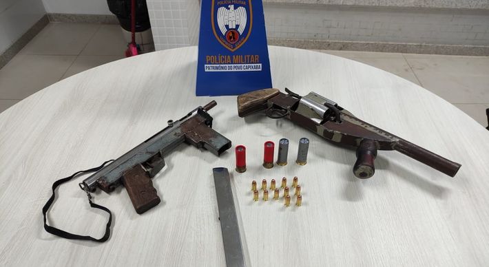 Policiais encontraram o armamento depois que um indivíduo em atitude suspeita fugiu pulando em um valão no bairro Santo Antônio