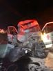 Testemunhas contaram aos Bombeiros, que um dos caminhões perdeu o controle, batendo no segundo caminhão que tombou e colidiu na frente da ambulância(Internauta)