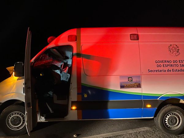 Acidente entre caminhões e ambulância deixa ao menos um ferido em Alegre por Internauta