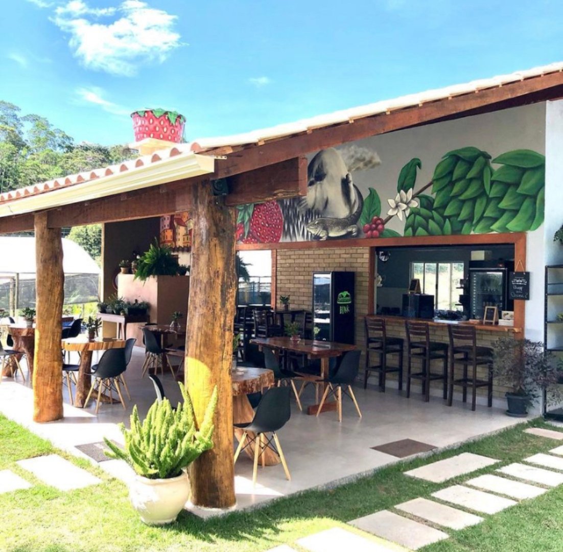 Café e bar da Vila da Ormy, em Pedra Azul
