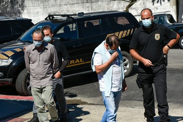 Edward de Freitas e Ricardo Saiter Mota foram presos pela Polícia Federal. Eles são, respectivamente, irmão e primo da senadora Rose de Freitas por Vitor Jubini