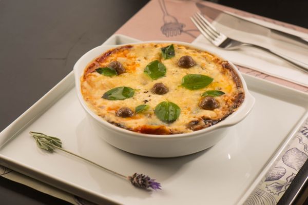 Lasanha napolitana, com porpetinhas por Ari Oliveira