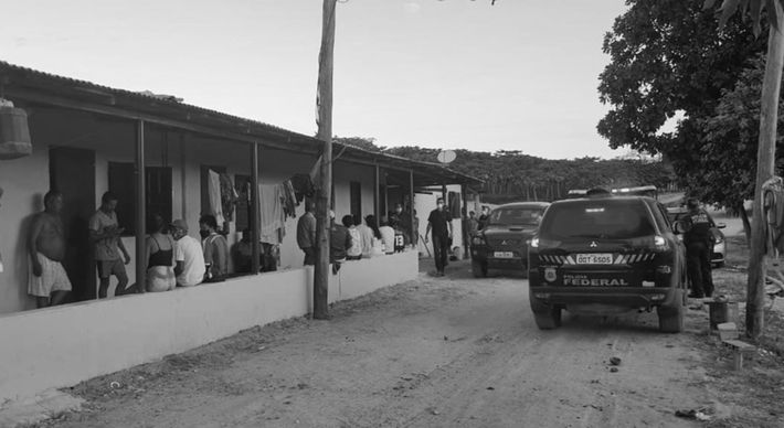 A vulnerabilidade social provocada pela escassez de oportunidades propicia ainda situações revoltantes, como ficou explícito no caso dos 77 trabalhadores encontrados vivendo em condições análogas à escravidão em uma fazenda de Vila Valério