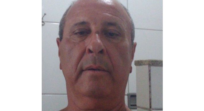 José Carlos Souza Corrêa tinha 55 anos e foi assassinado na praia, no Centro da cidade; testemunhas afirmam que dois homens atiraram e fugiram, mas ninguém foi preso