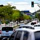Imagem - Motorista flagrado por câmeras de videomonitoramento com celular ao volante será multado