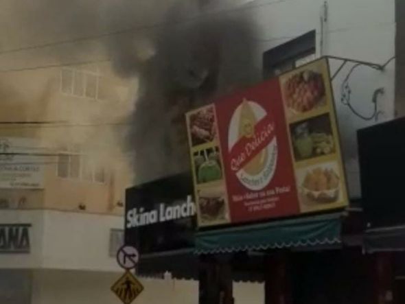 Incêndio atinge fritadeira com 40 litros de óleo em lanchonete de Barra de São Francisco por Telespectador | TV Gazeta Norte