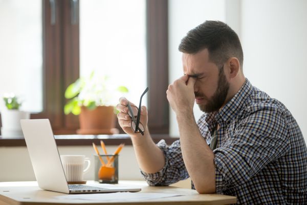 Durante o trabalho ou o estudo, é importante fazer uma pausa e olhar para o horizonte.