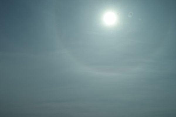 Halo solar observado em Vitória nesta terça-feira (18)