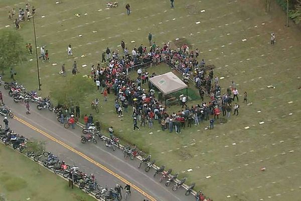 Sepultamento de Mc Kevin acontece no Cemitério Parque dos Pinheiros, na zona norte de São Paulo