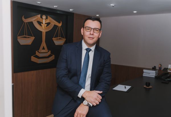 Alencar Ferrugini é advogado atuante no setor imobiliário