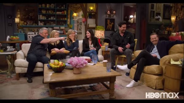 Cena da reunião do elenco de 'Friends'