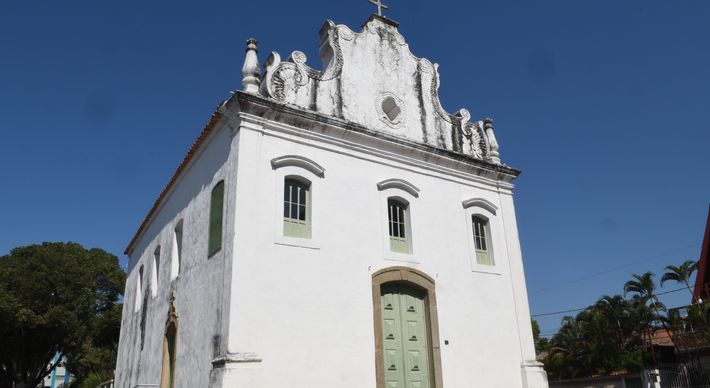 A Igreja de Nossa Senhora do Rosário é a matriz das 17 paróquias de Vila Velha, a secular e mais antiga igreja em funcionamento do Brasil