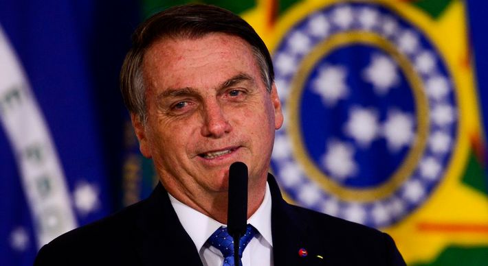 Portaria do Ministério da Economia permite que servidores federais aposentados e militares da reserva que voltaram ao serviço público acumulem a aposentadoria e o salário do cargo comissionado ou eletivo