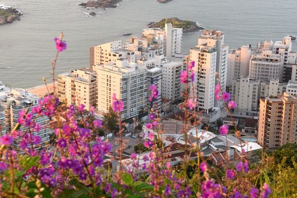 Parte do município de Vila Velha visto do Morro do Moreno.  por Carlos Alberto Silva