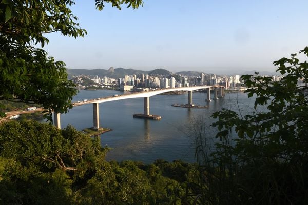 A cidade de Vitória vista do Morro do Moreno por Carlos Alberto Silva
