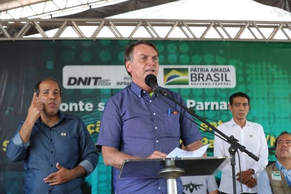 O presidente Bolsonaro em inauguração no Piauí