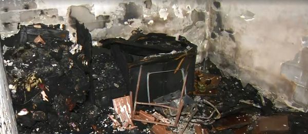 Incêndio atingiu primeiro andar de prédio no bairro Bela Vista, em Vitória