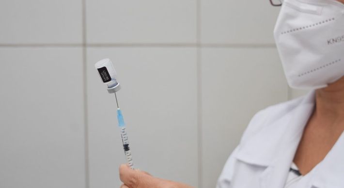Resolvi tratar deste tema ao observar o que considero um verdadeiro absurdo, e que revela uma das piores faces de nossa sociedade: as fraudes na fila de vacinação de portadores de comorbidades