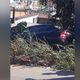 Imagem - Carro desce ladeira e atinge casa em acidente em Cariacica