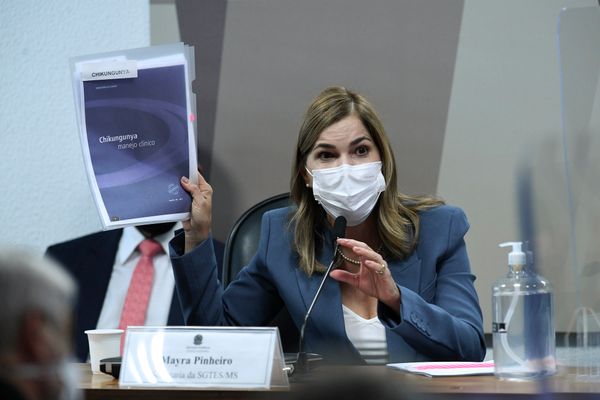 A secretária de Gestão do Trabalho e da Educação, Mayra Pinheiro, durante a CPI da Covid