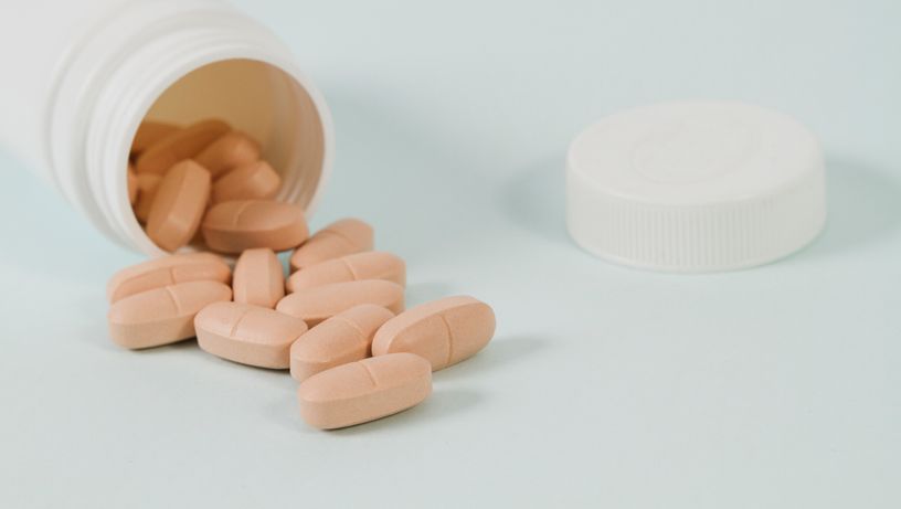 Vitaminas por via oral são usadas em tratamento para calvície