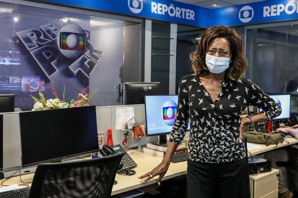 A jornalista Gloria Maria volta à Globo após receber as doses de vacina contra a Covid-19