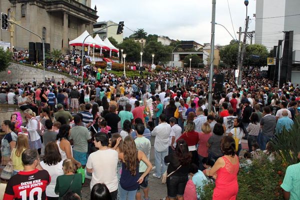 Corpus Christi em Castelo por Prefeitura Municipal de Castelo