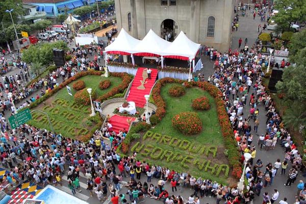 Corpus Christi em Castelo por Prefeitura Municipal de Castelo