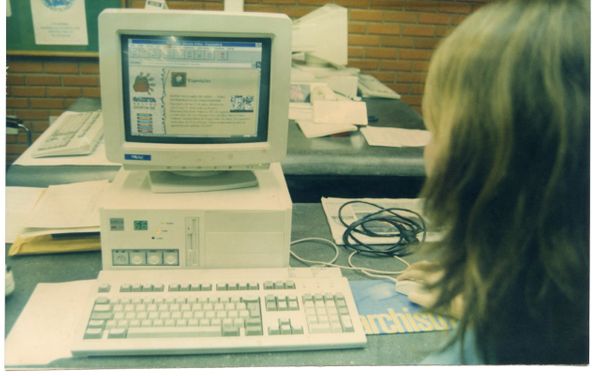 Site de A Gazeta na ocasião do lançamento, em 1996