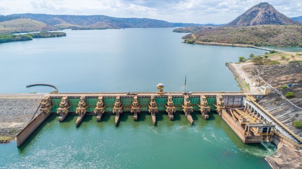 Usina Hidrelétrica de Aimorés fica na divisa entre Minas Gerais e Espírito Santo, nas cidades de Aimorés e Baixo Guandu