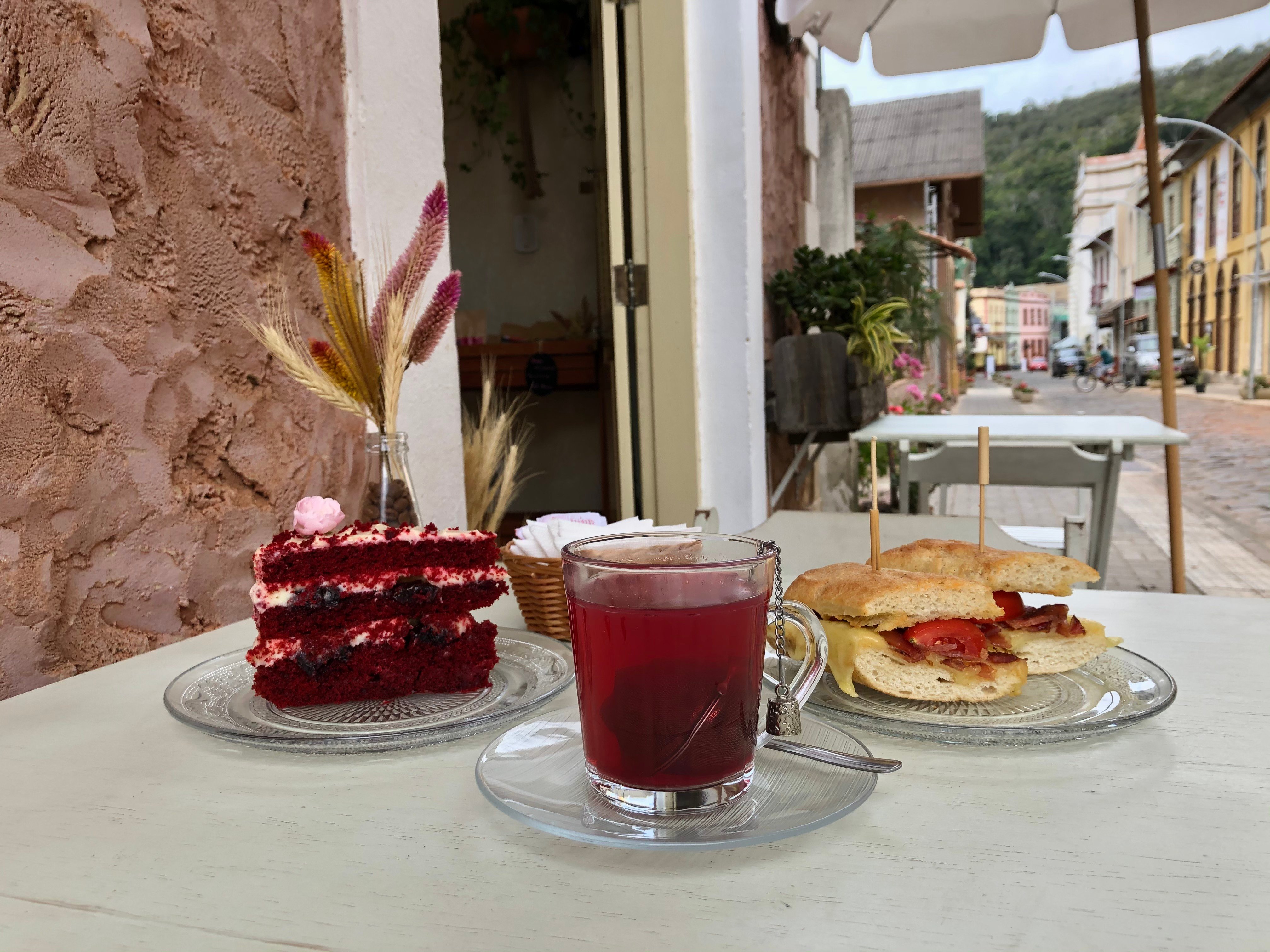 شاي وشطيرة وكعكة من Afago Chás e Cafés Especiais في سانتا تيريزا