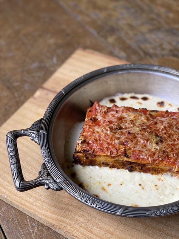 Lasanha à bolonhesa com fonduta de queijos  por Rodrigo Borçato