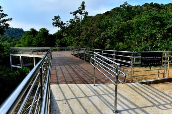  No Dia da Mata Atlântica - Prefeitura de Vitória inaugura três mirantes no Parque da Fonte Grande, entre eles, o Mirante Recanto da Floresta  por Fernando Madeira