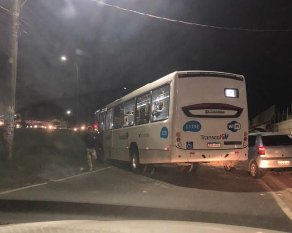 Ônibus teve problemas mecânicos no mesmo trecho da BR 101, segundo a PRF