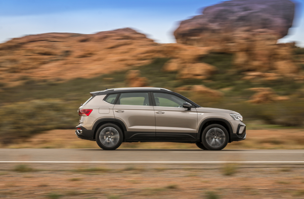 O Taos tem 4,461m, 2,68m de distância entre-eixos e 1,62m de altura por Volkswagen/Divulgação