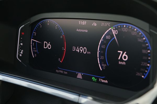 Painel de instrumentos Active Info Display tem tela de 8 polegadas na Comfortline e de 10,25 polegadas na Highline por Volkswagen/Divulgação