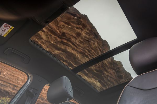 O teto solar panorâmico é o único opcional para a versão Highline por Volkswagen/Divulgação